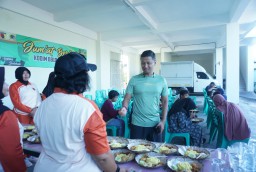 Dandim Nganjuk Rutin Adakan Jum'at Berkah Makan Gratis