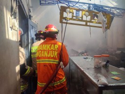 Dua Ruko di Pasar Mungkung Rejoso Ludes Dilalap Api, Kerugian Ditaksir Ratusan Juta Rupiah