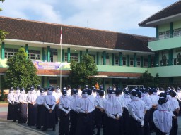 MPLS SMPN 1 Nganjuk Ajak Siswa Baru Jelajahi Potensi Diri Lewat Berbagai Kolaborasi