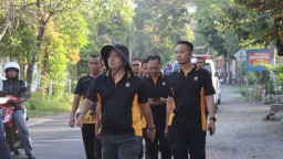 Jalan Kaki 8 KM, Kapolres Nganjuk Olahraga Sekaligus Kontrol Kinerja Anggota di Lapangan
