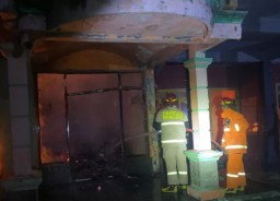 Ditinggal Salat Subuh, Dua Rumah di Nganjuk Terbakar Akibat Korsleting Kulkas
