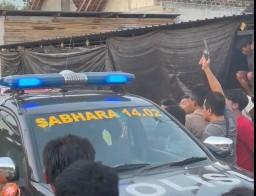 Detik-Detik Tembakan Peringatan Polisi Redakan Amuk Massa pada Terduga Curanmor di Nganjuk
