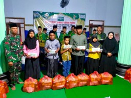 Babinsa 0810/09 Ngronggot Dampingi Santunan, Wujud Kepedulian Terhadap Anak Yatim