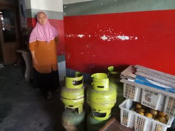 Pedagang Kecil di Kota Kediri Keluhkan Kelangkaan Gas LPG 3 Kilogram