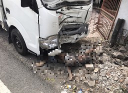 Mobil Pikap Seruduk Pejalan Kaki dan Pengendara Sepeda di Nganjuk, Dua Korban Tewas di Tempat