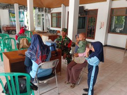 Cegah Stunting, Babinsa Monitoring Kegiatan Posyandu di Desa Garu