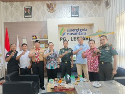 DANDIM 0810/NGANJUK KUNJUNGI PABRIK GULA LESTARI, SILATURAHMI DAN KOORDINASI KETAHANAN GULA NASIONAL
