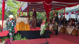 Dandim 0810/Nganjuk Ikuti Upacara HUT ke-80 Kemerdekaan RI di GOR Bung Karno