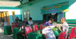 Wujud Peduli Sesama | Koramil Loceret Gelar Jum’at Berkah 