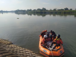 Pencarian Warga Tenggelam di Sungai Brantas Jombang Terus Dilakukan