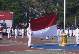 Ratusan Pejabat Hingga Rakyat Nganjuk Bersatu Merayakan Kemerdekaan Bersama di Upacara HUT Ke-80 RI