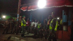 Patroli Keliling Koramil 0810/09 Ngronggot Bersama Banser dan Gelar Poskampling