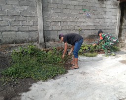 Babinsa Desa Buduran Ajak Warga Giat Kerja Bakti Bersihkan Lingkungan