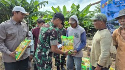 HUT Ke-80 TNI, Kodim 0810/Nganjuk Bersama PT. Karya Adi Internasional Laksanakan Bedah Rumah Rutilahu dan Bakti Sosial