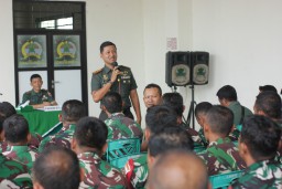 DANDIM 0810/NGANJUK BERIKAN PENGARAHAN KEPADA BABINSA TERKAIT PROGRAM KOPERASI DESA/KELURAHAN MERAH PUTIH