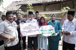 Bupati Nganjuk Salurkan Bantuan RTLH di Dua Kecamatan, Kolaborasi Pemerintah-Baznas dan Swasta