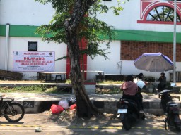 Semrawut Usai Penertiban Pedagang Pasar Baru Kertosono Pedagang Masih Ngotot Jualan di Trotoar