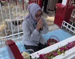 Marsinah Layak Jadi Pahlawan Nasional, Menteri PPPA Arifah Fauzi Ziarah ke Makam Pejuang Buruh di Nganjuk