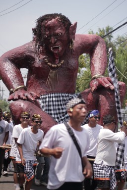 Banaran Kertosono Kampung Para Kreator, Jago Ogoh-Ogoh Raksasa hingga Mobil Hias Pesanan