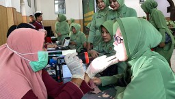 Ibu Ketua Persit KCK Cabang XXIII Kodim 0810/Nganjuk Dukung Pemeriksaan Kesehatan HPV DNA untuk Anggota Persit