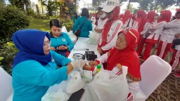 Warga Antusias, Dinkes Kota Kediri Adakan Cek Kesehatan Gratis dan Senam Jantung Sehat