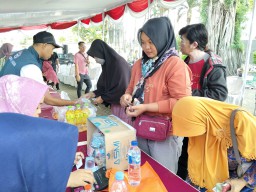 Pasar Murah Pemprov Jatim Hadir di Mojoroto, Warga Antusias Dapat Sembako Harga Miring