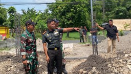 Dandim 0810/Nganjuk Tinjau Pembangunan KDKMP dan Salurkan Bansos kepada Lansia