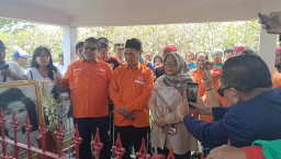 Sejarah Terukir! Marsinah Resmi Pahlawan Nasional, Partai Buruh Gelar Syukuran di Makam