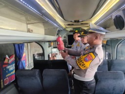 Jelang Libur Panjang, Dishub Jatim-Polres Nganjuk Pastikan Bus Pariwisata Laik Jalan Lewat Rampcheck