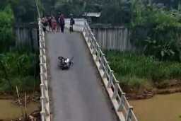 Putusnya Jembatan Kedungdowo, Warga Dipaksa Memutar 5 Km ke Pusat Kota