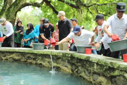 Sendang Slaji Jombang Dihijaukan : 500 Pohon Ditanam, 1.200 Benih Ikan Dilepas