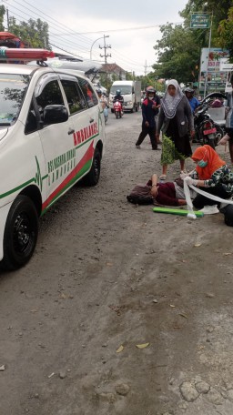 Kecelakaan Dua Motor di Kalikapas Lamongan, Tiga Orang Terluka Ringan