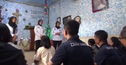 Perayaan Natal di Lapas Jombang Penuh Haru, Warga Binaan Jalani Ibadah di Balik Jeruji