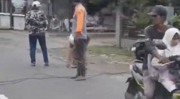 Terlilit Kabel Internet Putus di Jalan, Warga Jombang Jadi Korban Alami Luka-luka