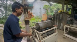 Di Tengah Gempuran Mesin Modern, Penggilingan Kopi Tradisional Wonosalam Tetap Hidup