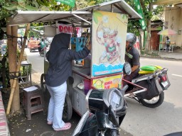 Lapak Pedagang Diserbu Jamaah, Mujahadah Kubro Kedunglo Angkat Ekonomi Warga