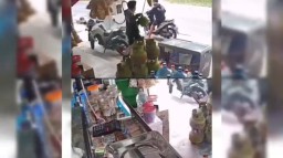Pura-pura Beli, Dua Pemuda Di Jombang Terekam Cctv Gasak Tabung Gas Elpiji