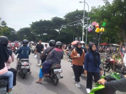 CFD SLG Kabupaten Kediri Jadi Sumber Rezeki Mingguan bagi Warga, Termasuk Juru Parkir