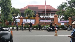 Diduga Terlibat Penipuan dan Edarkan Produk Tak Layak, Yayasan Barokah Ala Khumaidah di Kediri Diprotes Warga