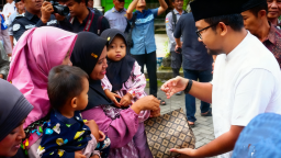 Safari Ramadan Pemda Nganjuk Serahkan Parcel Cinta untuk Cegah Stunting