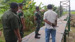 Monev Pembangunan Jembatan Perintis Garuda, Aster Kasdam V/Brawijaya Pastikan Proyek Jadi Jalan Peningkatan Kesejahteraan Nganjuk