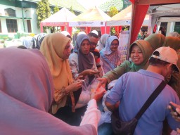 Kodim 0810/Nganjuk Gelar Bazar Ramadhan TNI, Bantu Kebutuhan Warga dan Sediakan Layanan Kesehatan Gratis