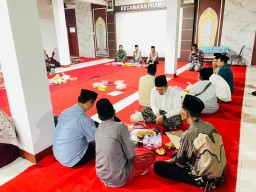 Batuud Koramil Prambon Hadiri Rapat Koordinasi Kamtibmas di Bulan Suci Ramadhan dan Buka Puasa Bersama Forkopimcam