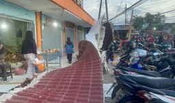 Baru Seumur Jagung, Atap Teras Pasar Ploso Senilai Miliaran Ambruk