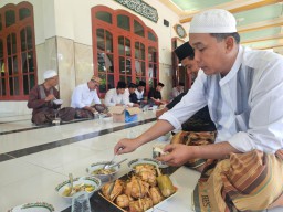 Tellesen Katopak Madura, Tradisi Lebaran yang Menyatukan Agama dan Budaya