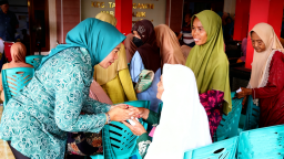 Ramadan Peduli , TP PKK Nganjuk Bagikan Ratusan Paket Sarmuko