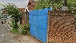 Diduga Jadi Tempat Pengoplosan Elpiji, Bareskrim Polri Gerebek Gudang di Lurah Surodarmo Nganjuk