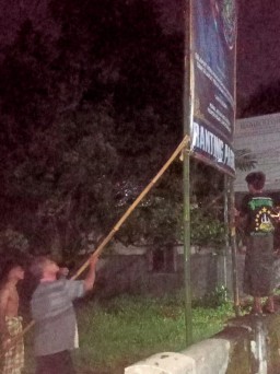 Pendekar di Kota Kediri Pilih Turunkan Sendiri Banner Perguruan Silat daripada Dibredel Kelurahan
