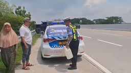 Di Tengah Arus Balik, PJR Jatim 6 Siap Jadi 'Penolong' Saat Kendaraan Pemudik Bermasalah di Tol Solo-Ngawi