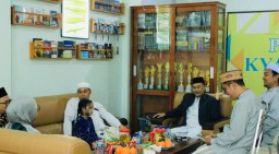 Nyambung Beleh, Kakan Kemenag Jatim Sambung Nasab dan Tradisi Ilmu di IBS PKMKK